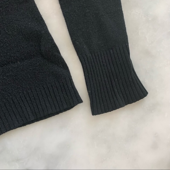 J-Crew Turtleneck sweater in soft yarn. Black. L - Picture 3 of 6